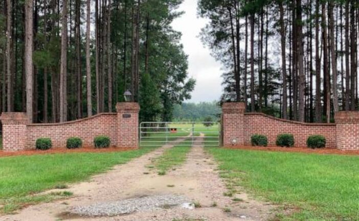 In Murdaugh family scandal, tiny South Carolina town shaken